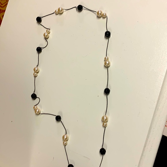 Long pearl like and black bead necklace - Picture 1 of 2
